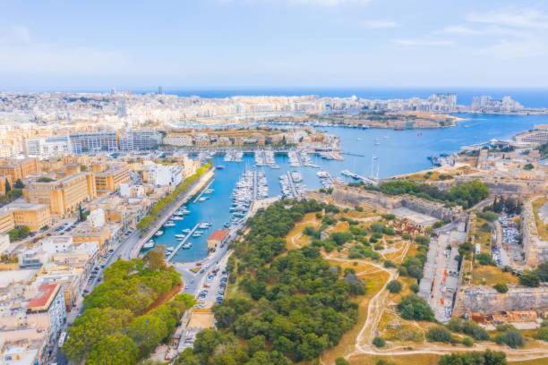 A Lovely 3 Bedroom, 3 Baths Home In The Centre Of Gzira By 360 Estates Exteriör bild