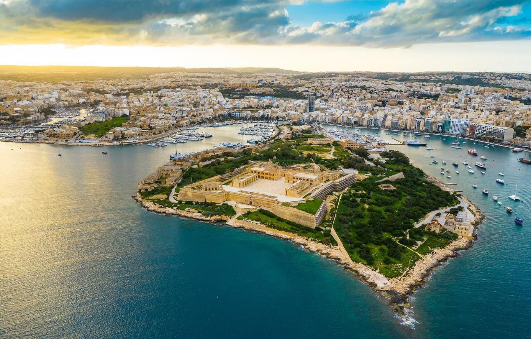 A Lovely 3 Bedroom, 3 Baths Home In The Centre Of Gzira By 360 Estates Exteriör bild